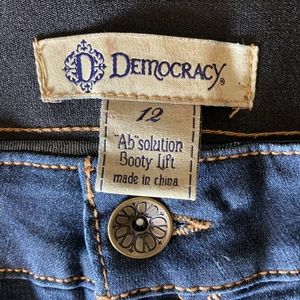 Democracy AbSolution Booty Lift size 12 Shorts